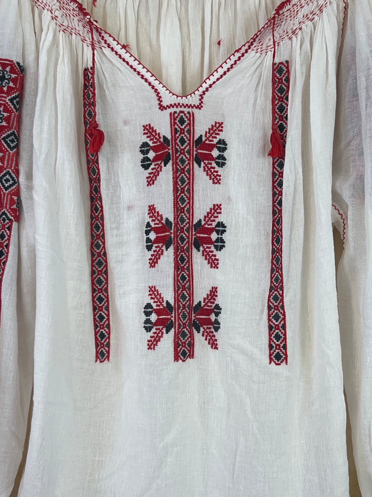 1930s Hungarian Embroidered Peasant Top