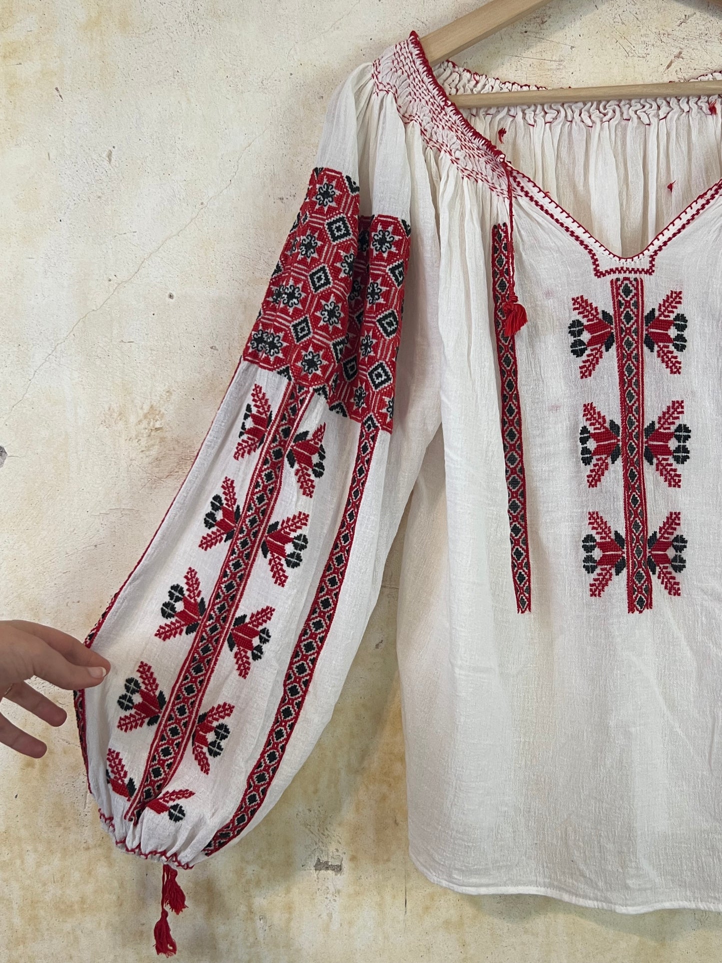 1930s Hungarian Embroidered Peasant Top