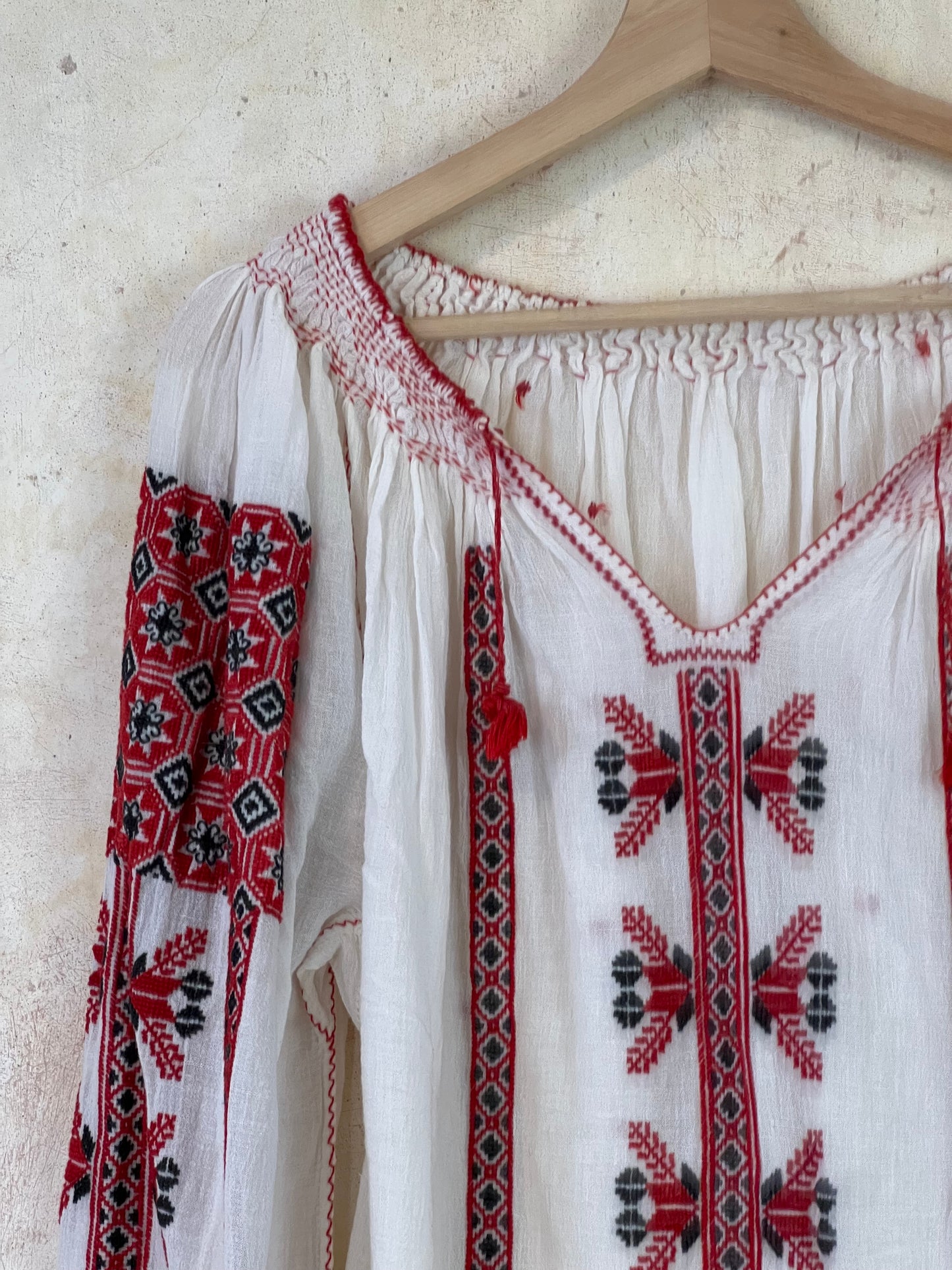 1930s Hungarian Embroidered Peasant Top
