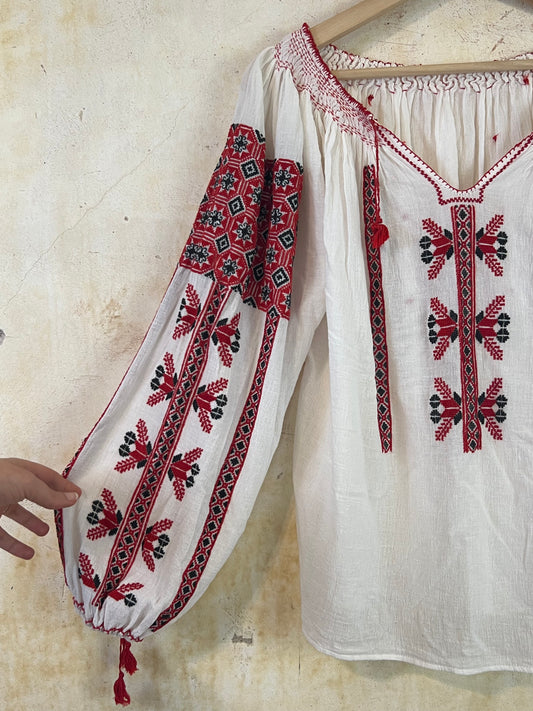 1930s Hungarian Embroidered Peasant Top